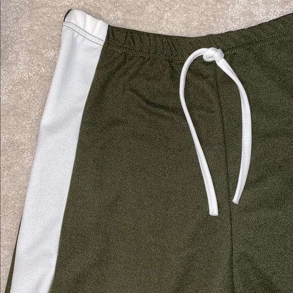 Jogger - Picture 2 of 2